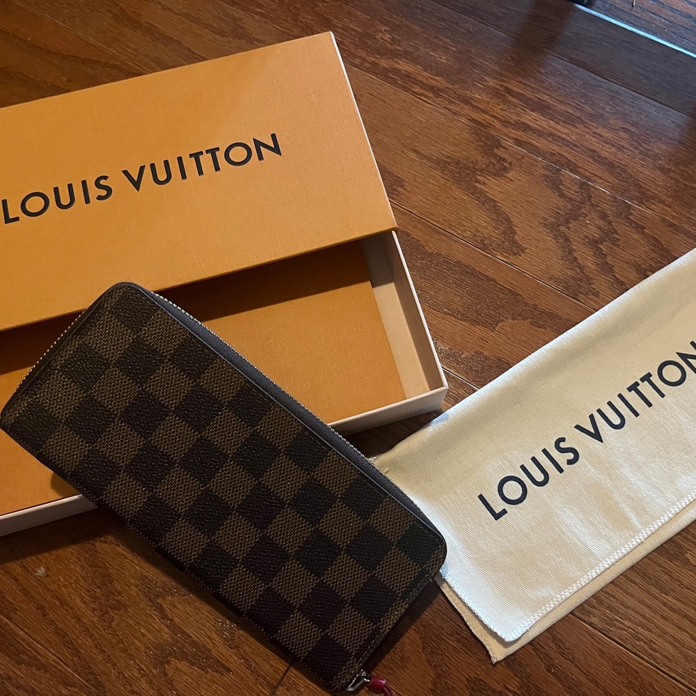 Louis Vuitton Damier Wallet